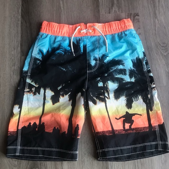 Boys GAP swim shorts - Picture 2 of 3